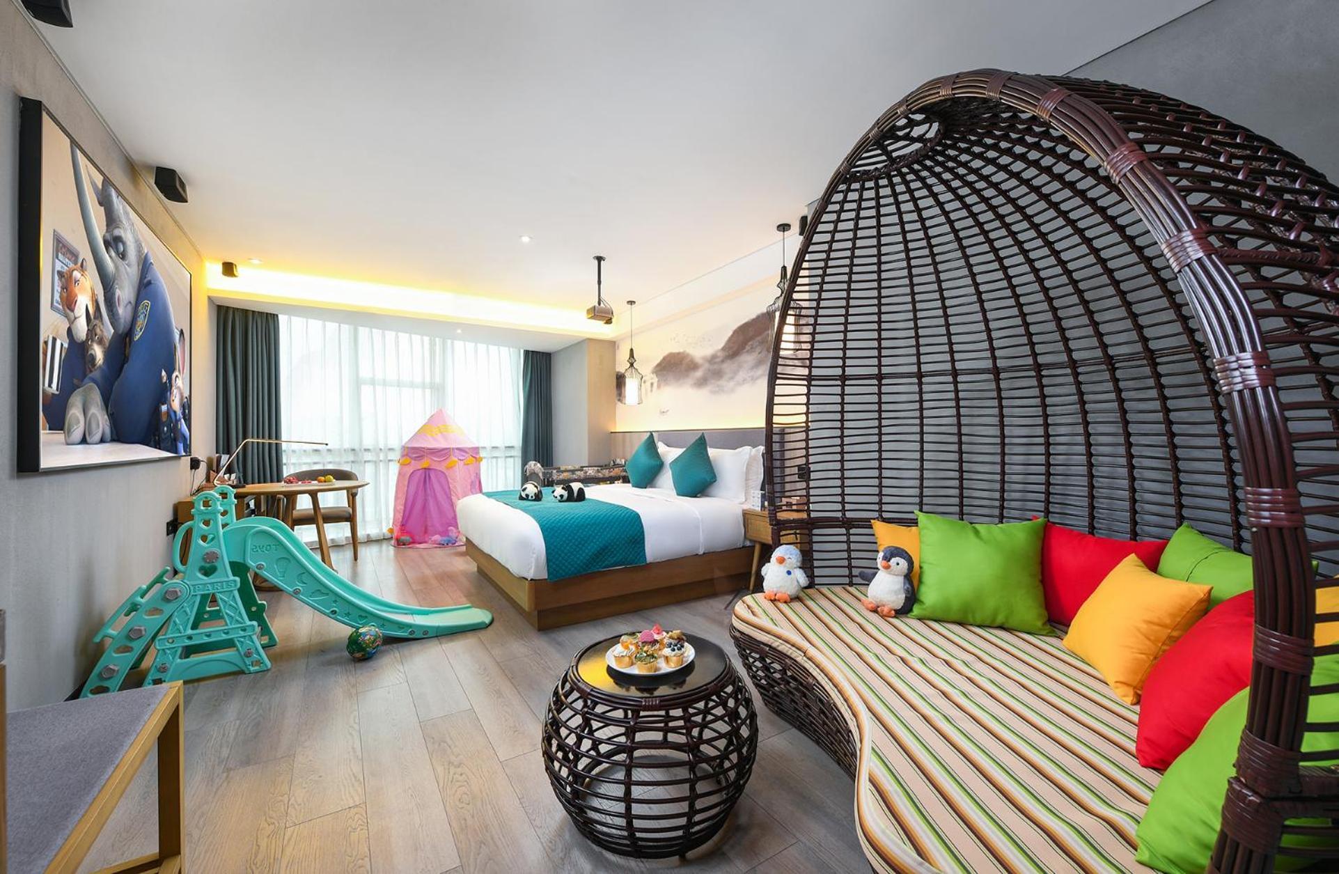 Mehood Lestie International Hotel Nancun Wanbo Metro Station Branch - Free Shuttle Bus To Canton Fair Complex During Canton Fair Period & Free Breakfast & Free Afternoon Tea & Free Midnight Snack & Free Vpn Internet Access Екстериор снимка