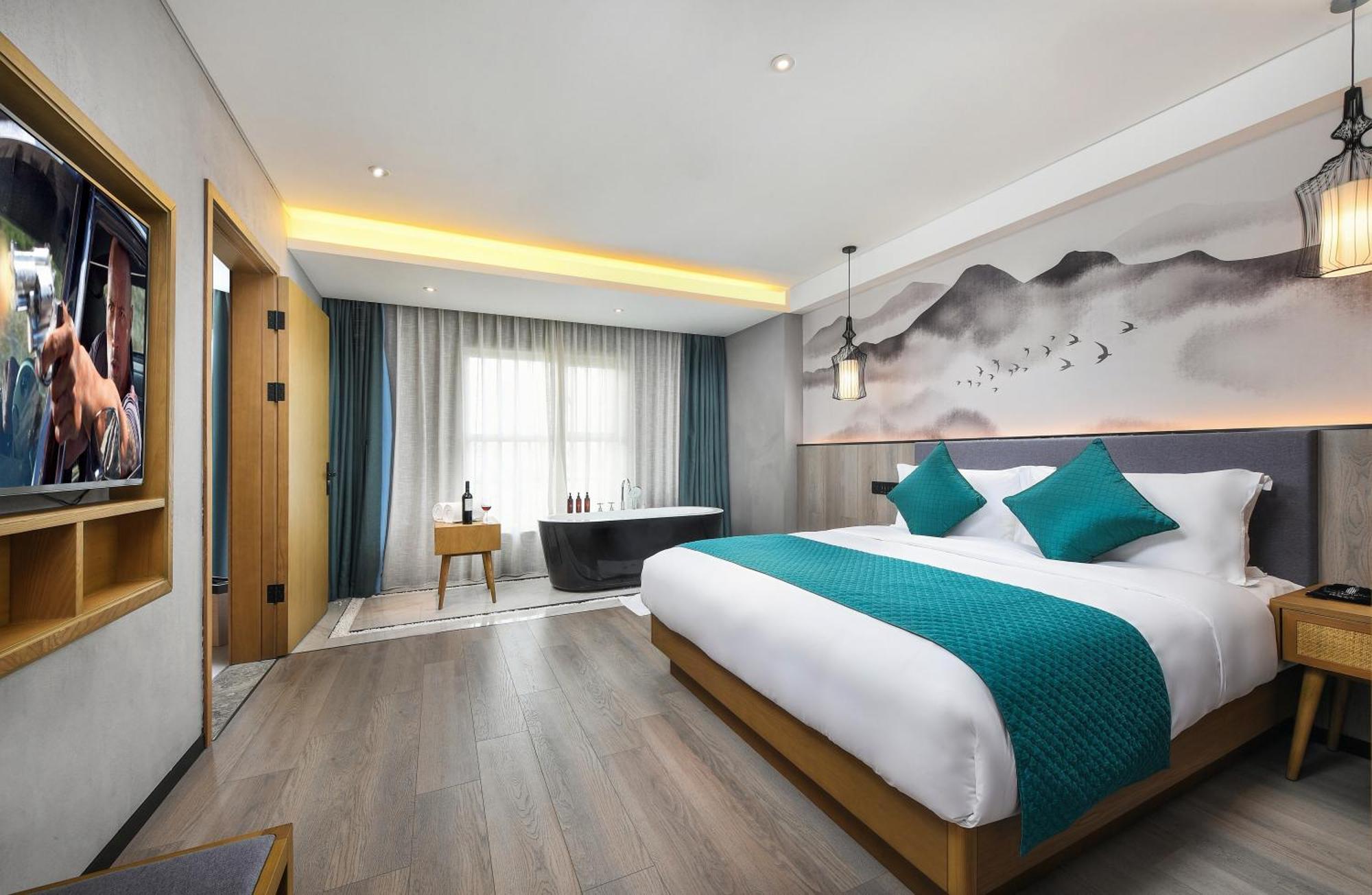 Mehood Lestie International Hotel Nancun Wanbo Metro Station Branch - Free Shuttle Bus To Canton Fair Complex During Canton Fair Period & Free Breakfast & Free Afternoon Tea & Free Midnight Snack & Free Vpn Internet Access Екстериор снимка