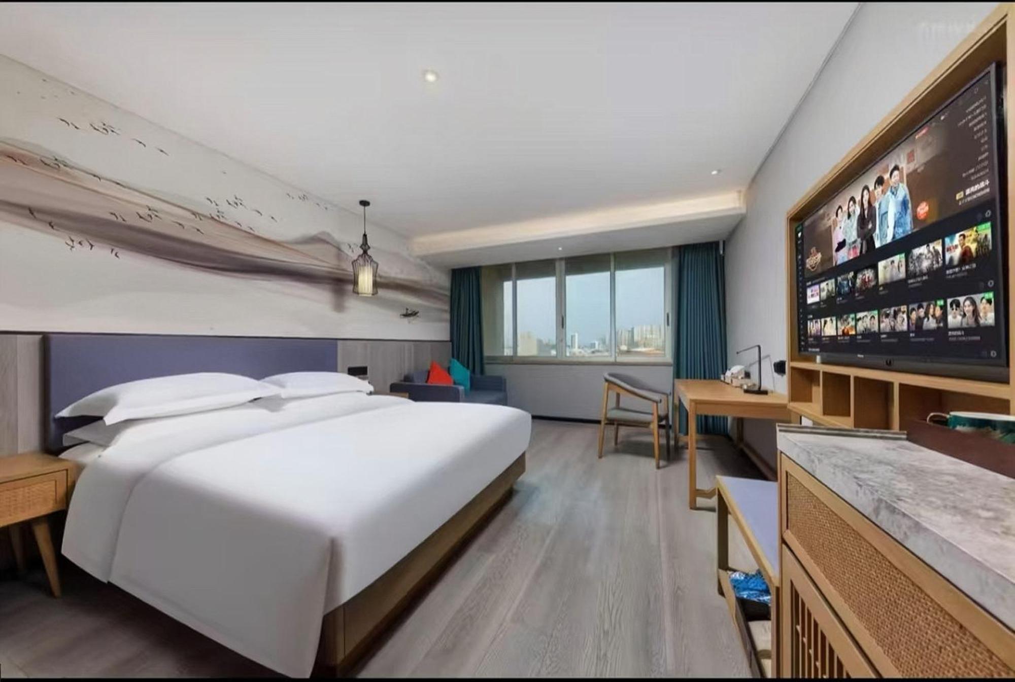 Mehood Lestie International Hotel Nancun Wanbo Metro Station Branch - Free Shuttle Bus To Canton Fair Complex During Canton Fair Period & Free Breakfast & Free Afternoon Tea & Free Midnight Snack & Free Vpn Internet Access Екстериор снимка
