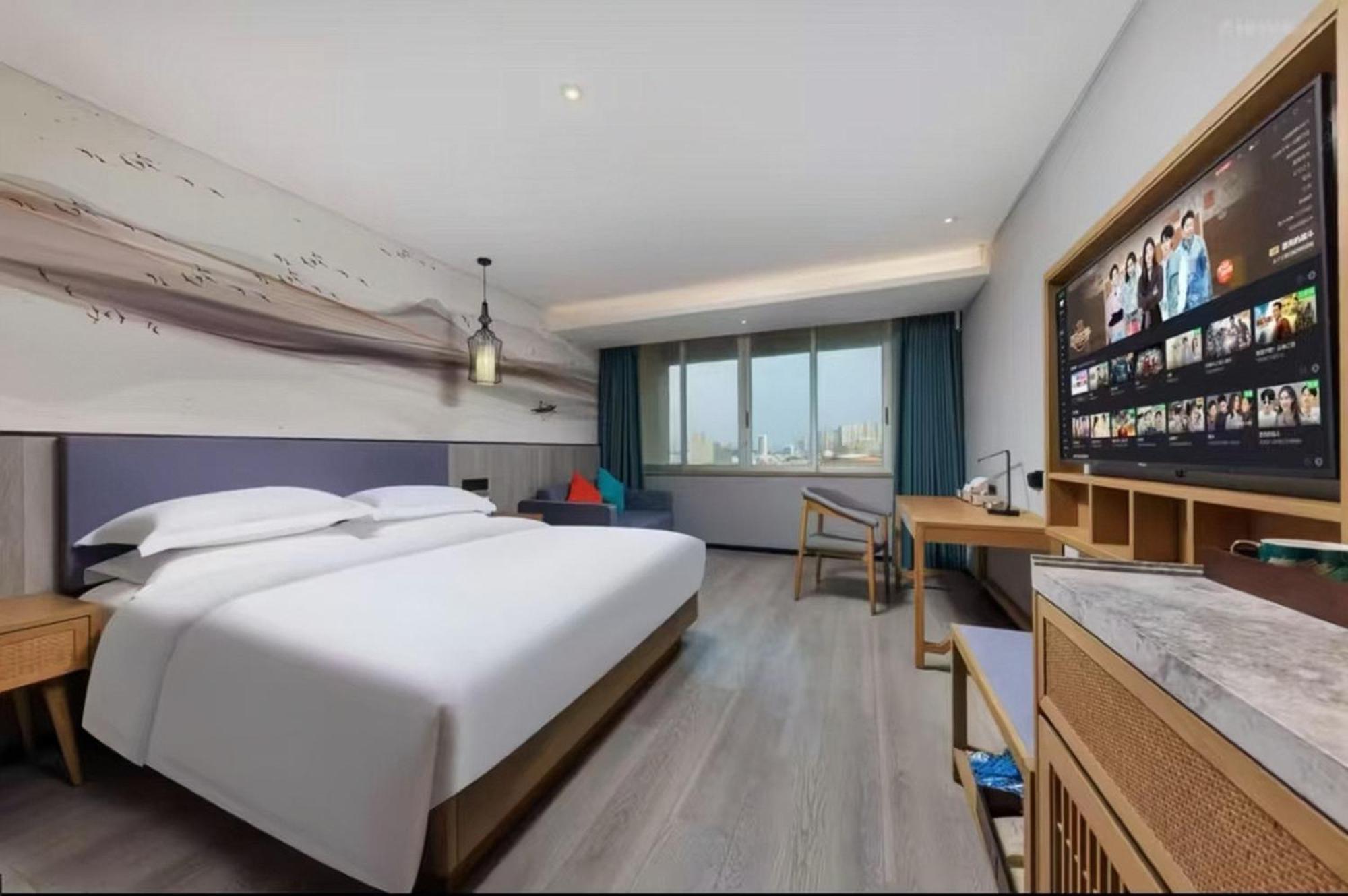 Mehood Lestie International Hotel Nancun Wanbo Metro Station Branch - Free Shuttle Bus To Canton Fair Complex During Canton Fair Period & Free Breakfast & Free Afternoon Tea & Free Midnight Snack & Free Vpn Internet Access Екстериор снимка