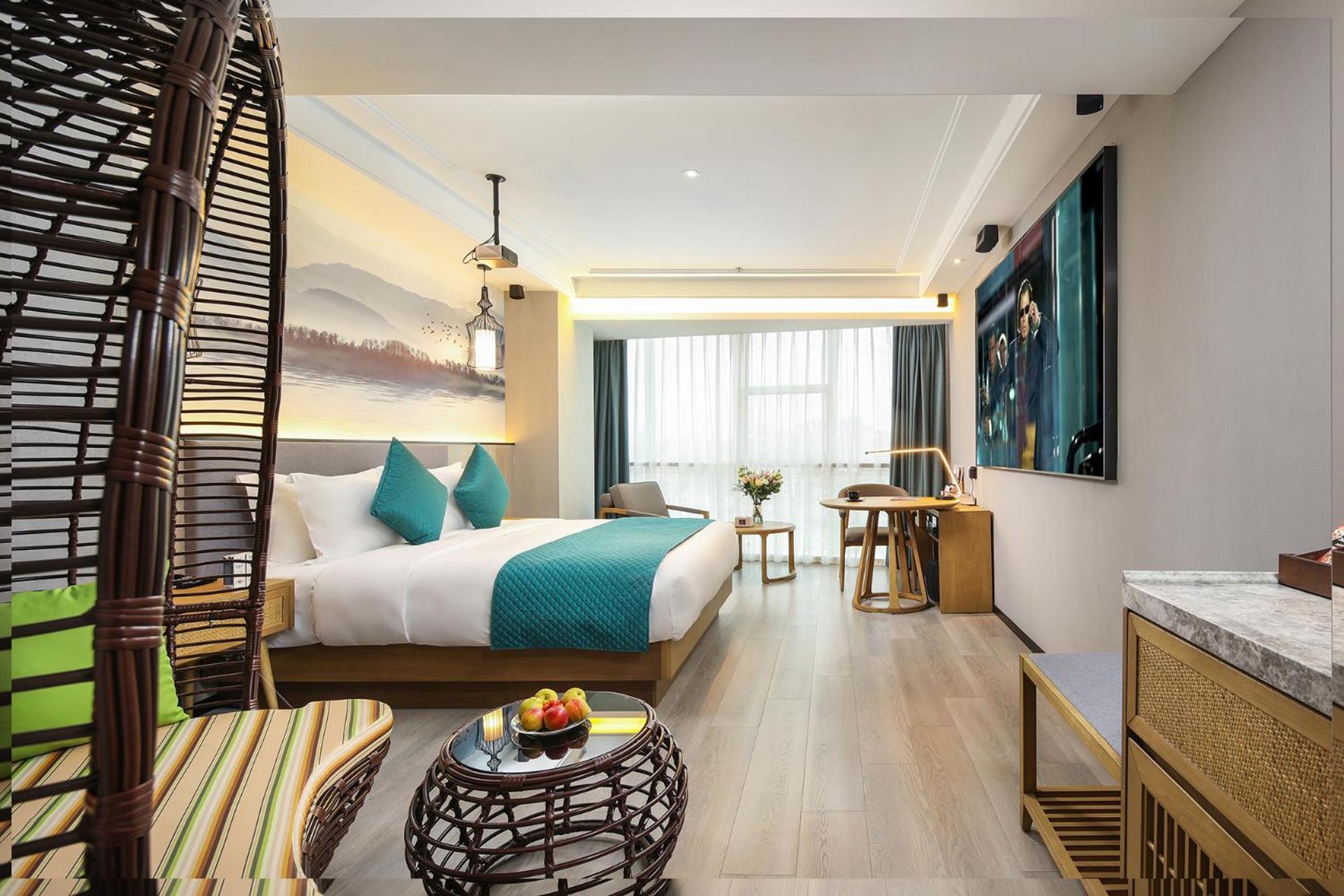 Mehood Lestie International Hotel Nancun Wanbo Metro Station Branch - Free Shuttle Bus To Canton Fair Complex During Canton Fair Period & Free Breakfast & Free Afternoon Tea & Free Midnight Snack & Free Vpn Internet Access Екстериор снимка