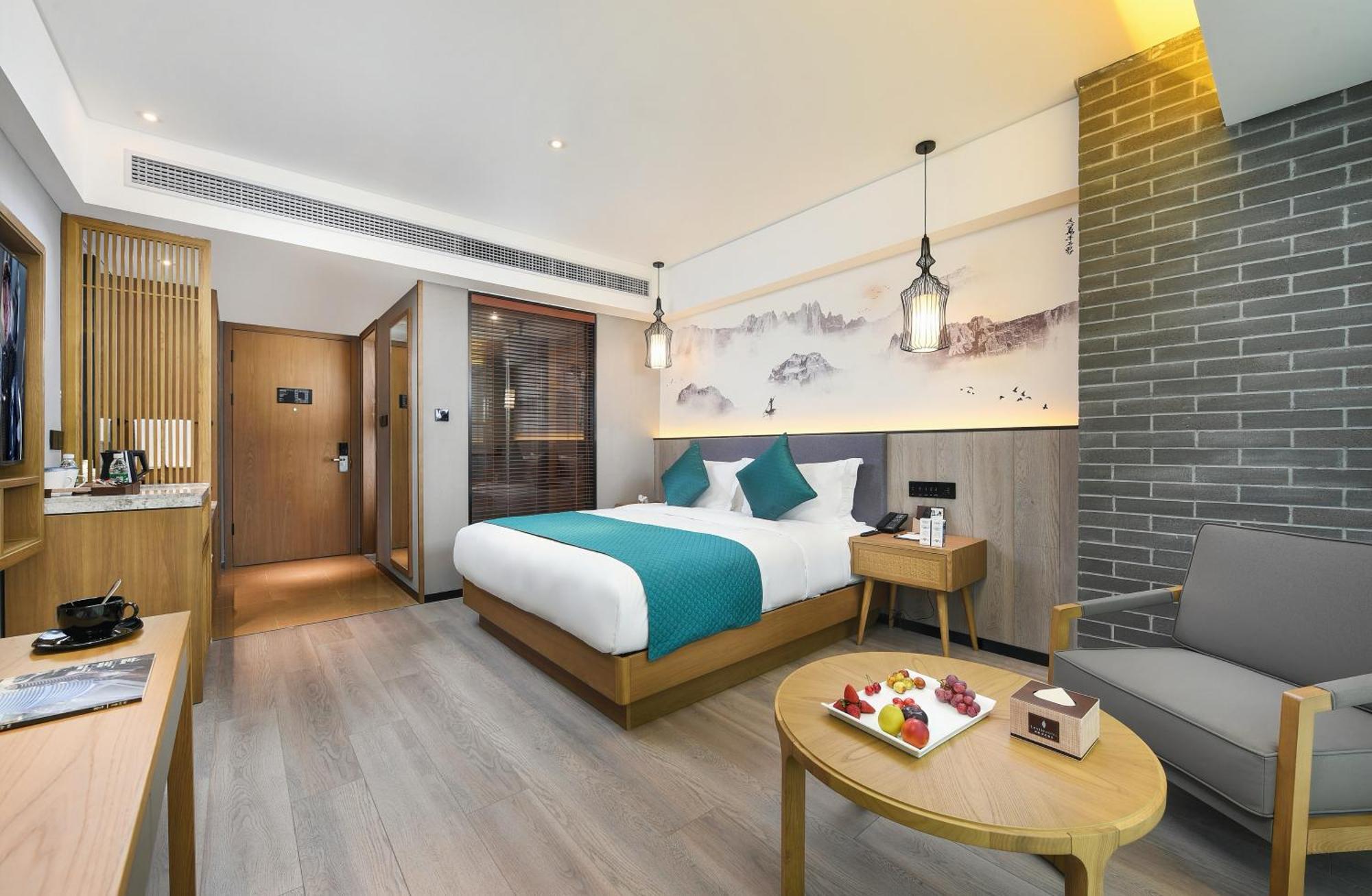 Mehood Lestie International Hotel Nancun Wanbo Metro Station Branch - Free Shuttle Bus To Canton Fair Complex During Canton Fair Period & Free Breakfast & Free Afternoon Tea & Free Midnight Snack & Free Vpn Internet Access Екстериор снимка