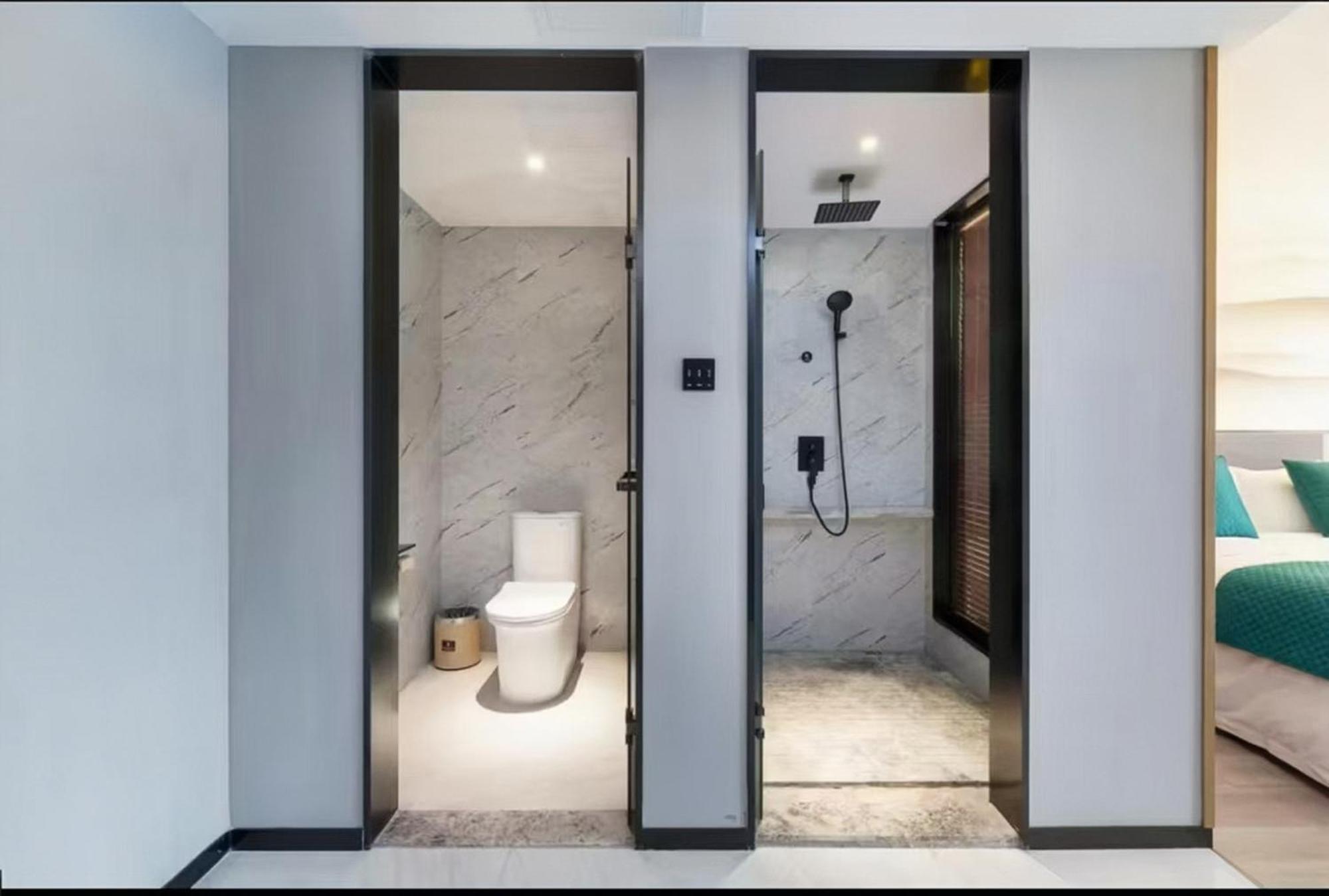 Mehood Lestie International Hotel Nancun Wanbo Metro Station Branch - Free Shuttle Bus To Canton Fair Complex During Canton Fair Period & Free Breakfast & Free Afternoon Tea & Free Midnight Snack & Free Vpn Internet Access Екстериор снимка