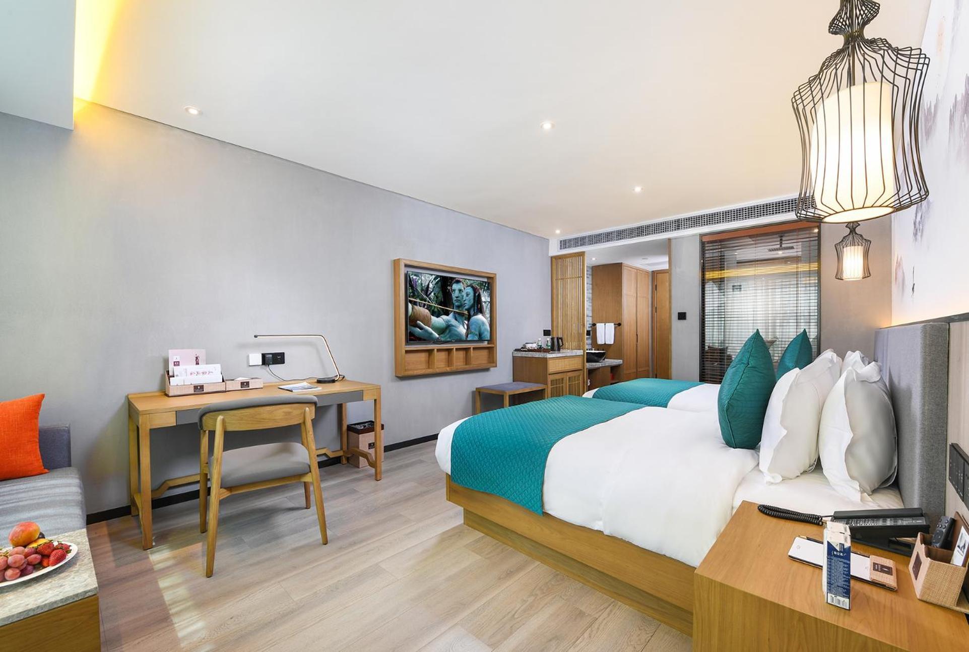 Mehood Lestie International Hotel Nancun Wanbo Metro Station Branch - Free Shuttle Bus To Canton Fair Complex During Canton Fair Period & Free Breakfast & Free Afternoon Tea & Free Midnight Snack & Free Vpn Internet Access Екстериор снимка