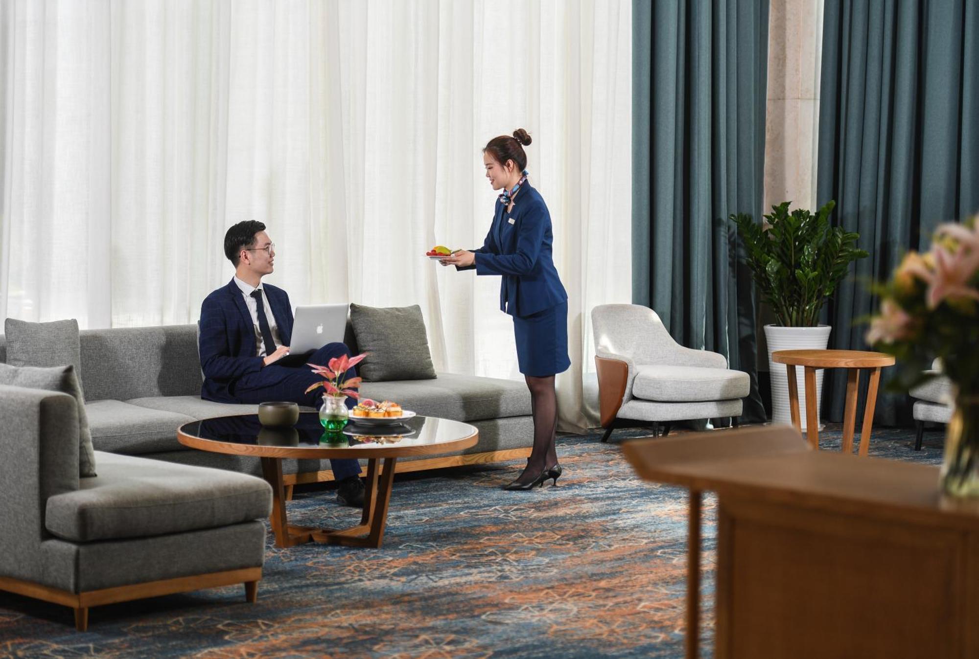 Mehood Lestie International Hotel Nancun Wanbo Metro Station Branch - Free Shuttle Bus To Canton Fair Complex During Canton Fair Period & Free Breakfast & Free Afternoon Tea & Free Midnight Snack & Free Vpn Internet Access Екстериор снимка