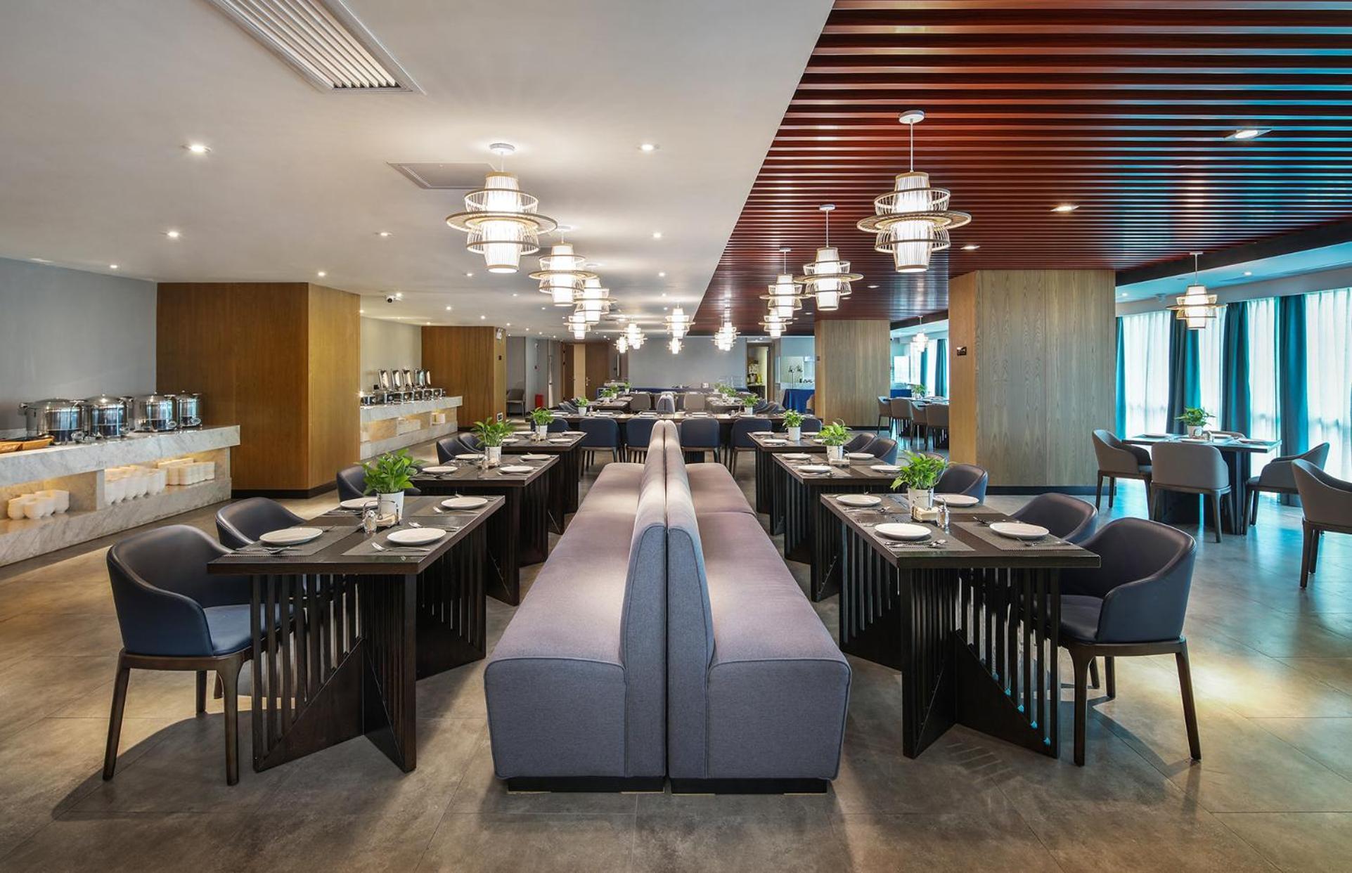 Mehood Lestie International Hotel Nancun Wanbo Metro Station Branch - Free Shuttle Bus To Canton Fair Complex During Canton Fair Period & Free Breakfast & Free Afternoon Tea & Free Midnight Snack & Free Vpn Internet Access Екстериор снимка