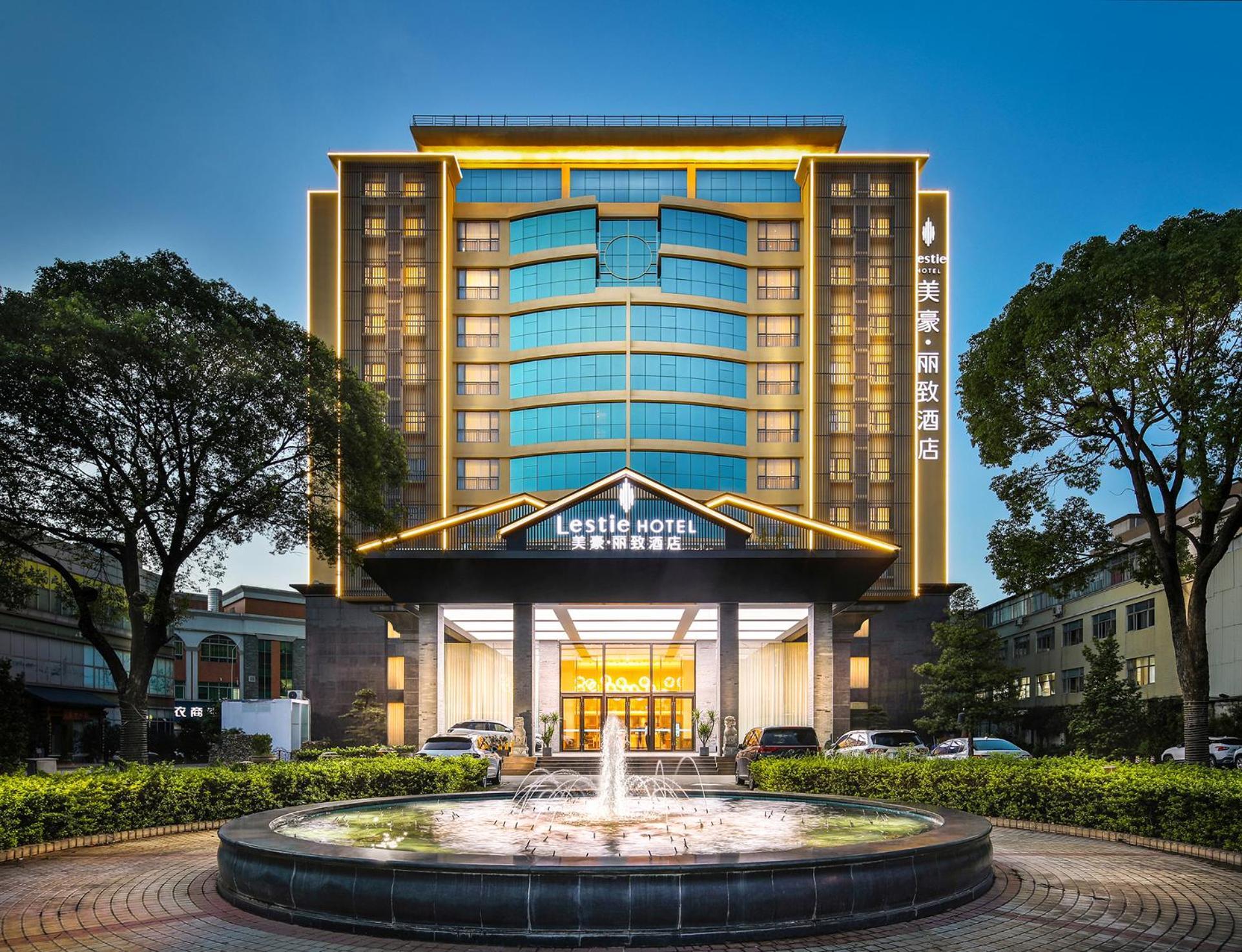 Mehood Lestie International Hotel Nancun Wanbo Metro Station Branch - Free Shuttle Bus To Canton Fair Complex During Canton Fair Period & Free Breakfast & Free Afternoon Tea & Free Midnight Snack & Free Vpn Internet Access Екстериор снимка